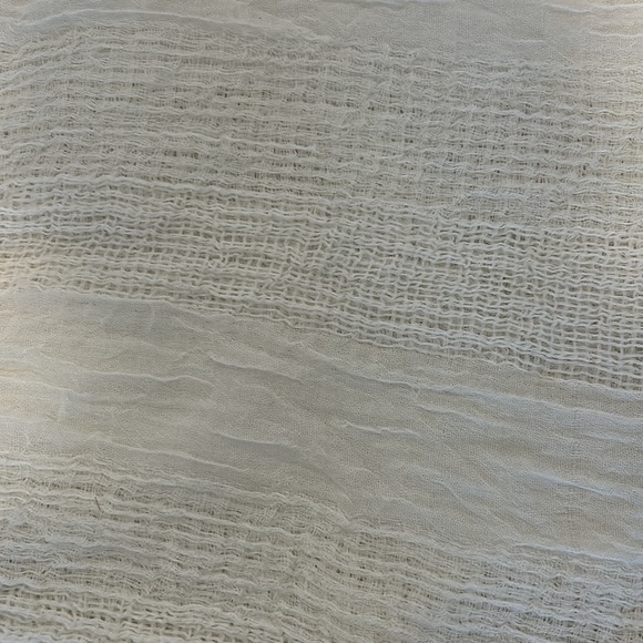 White Zara Scarf - Picture 3 of 4